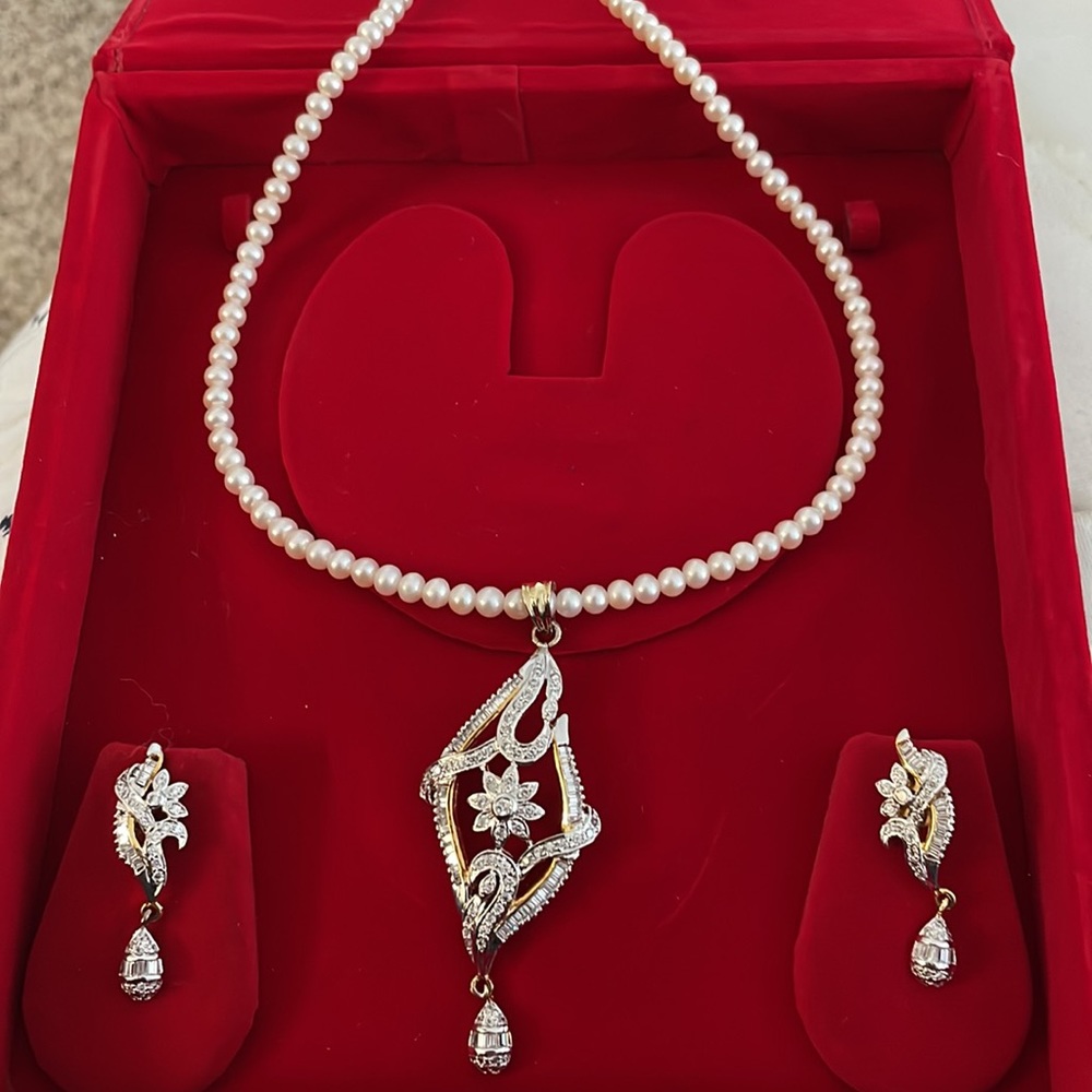 Pearl necklace with cz Pendant and earrings